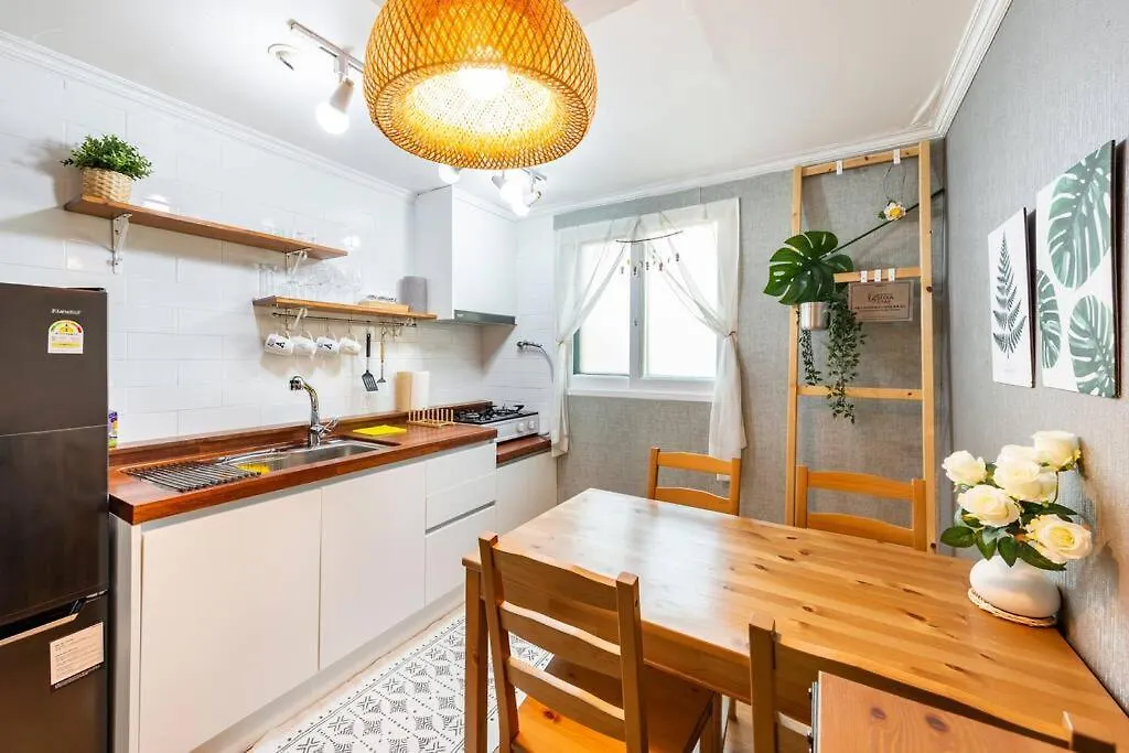 Guest house Hongdae Aron House Hotel Seoul South Korea